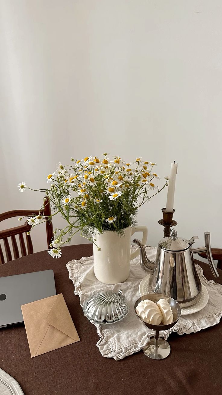 Ceramic tableware